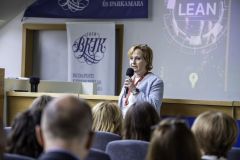 05.08_Learning-Innovation-Kft_LEARNI-HReggeli_CR_SZM6971-320