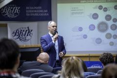 05.08_Learning-Innovation-Kft_LEARNI-HReggeli_CR_SZM7037-328
