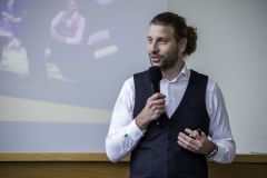 05.08_Learning-Innovation-Kft_LEARNI-HReggeli_CR_SZM7193-346